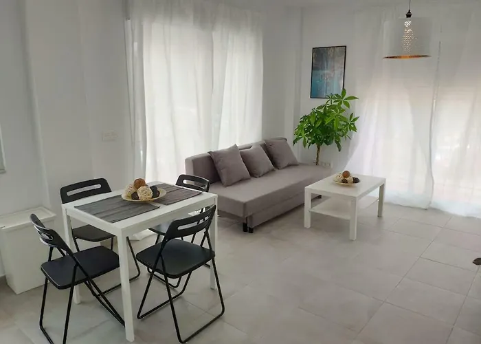 Relax And Enjoy In Brand New Beach Apartment I